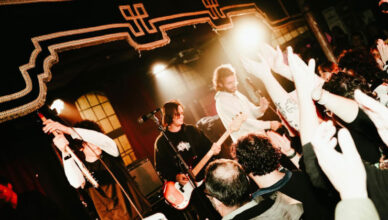 Dust band foto van facebook