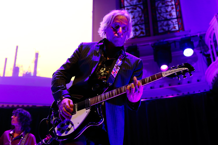 Peter Buck van Drink the Sea in Paradiso
